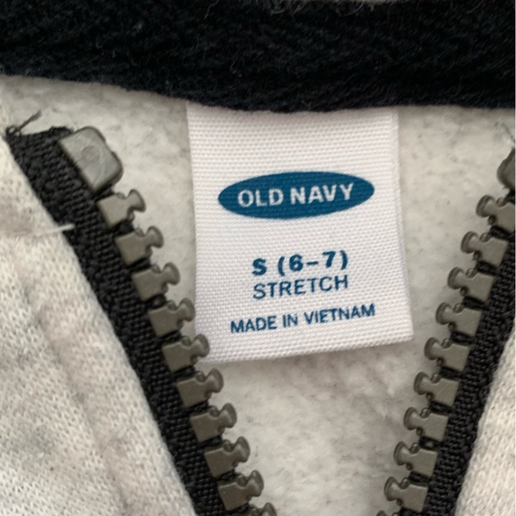 Old Navy (Boys) Size Small (6-7) - Picture 3 of 5